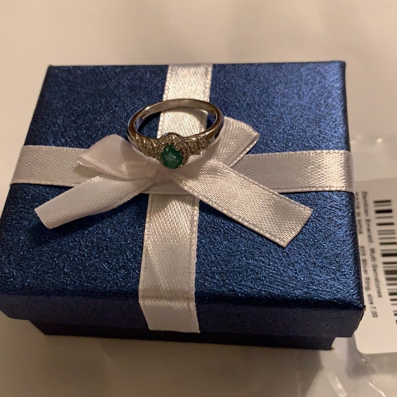 EMERALD RING, SIZE 7 - Picture 8 of 9